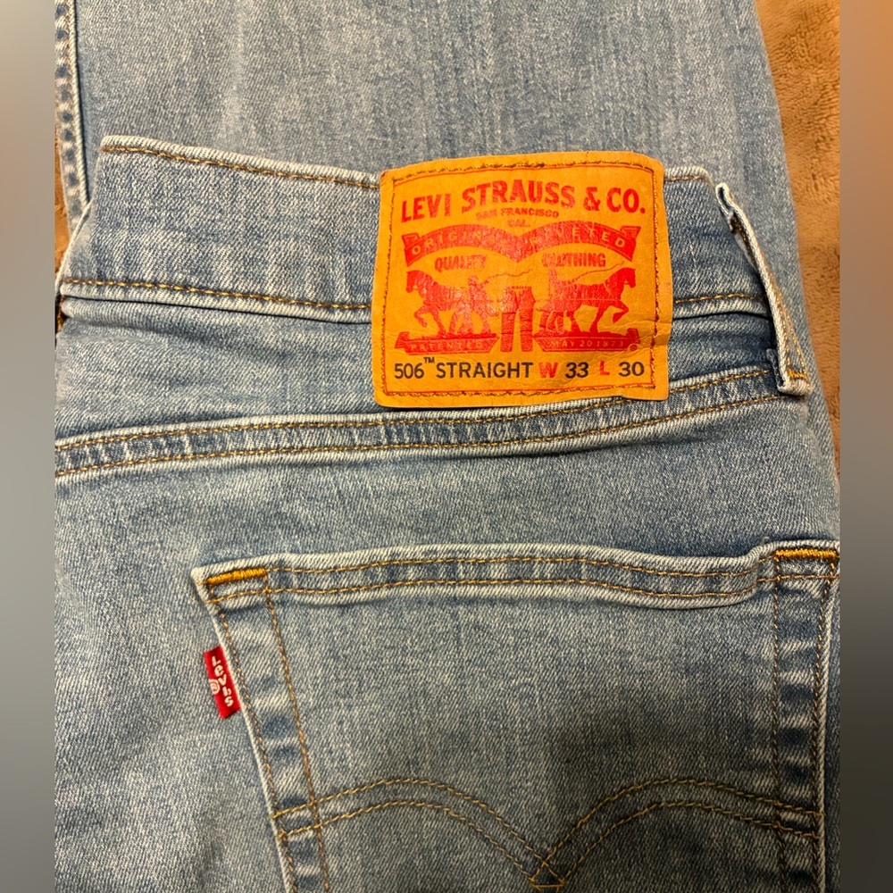 Like New LEVI 506 Straight Light Wash (Y2K)